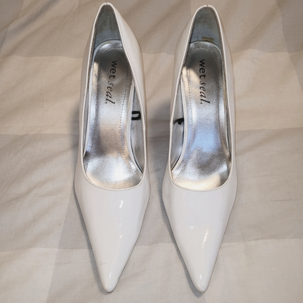 Wet Seal Vintage Women's Size 10 White Pointed Toe High Heels